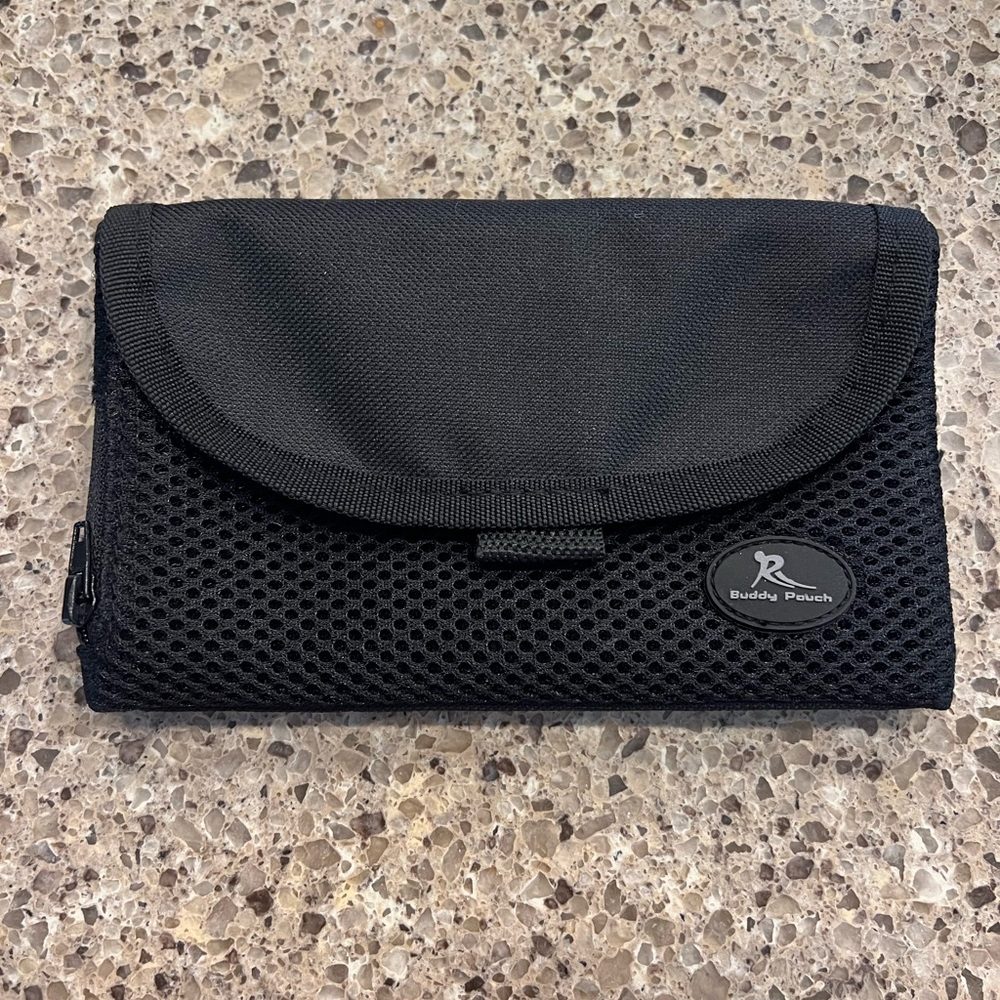 Buddy pouch